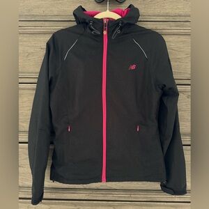 New Balance Black Windbreaker Jacket EUC Hooded Rain Coat Active Athletic Nylon